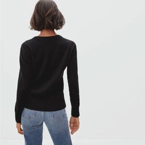 Everlane 100% cashmere v-neck sweater.